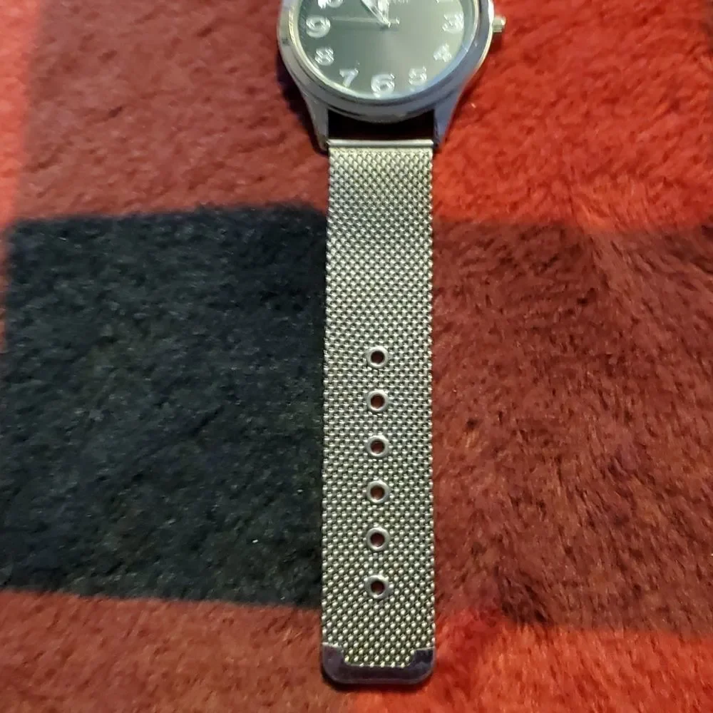 AWC Accutime Mens Classic Silver‎ Mesh Band Watch Black Dial 45mm Case Works